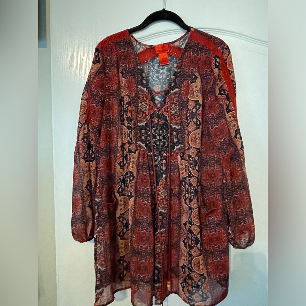 CHRISTINA SIZE LARGE Red and Black Long Sleeve Embellished Blouse